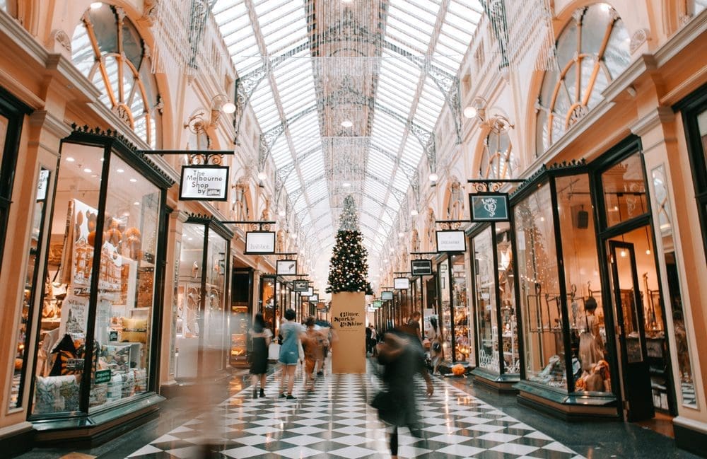 Money and Holidays: 6 Tips to Help You Avoid Financial Stress